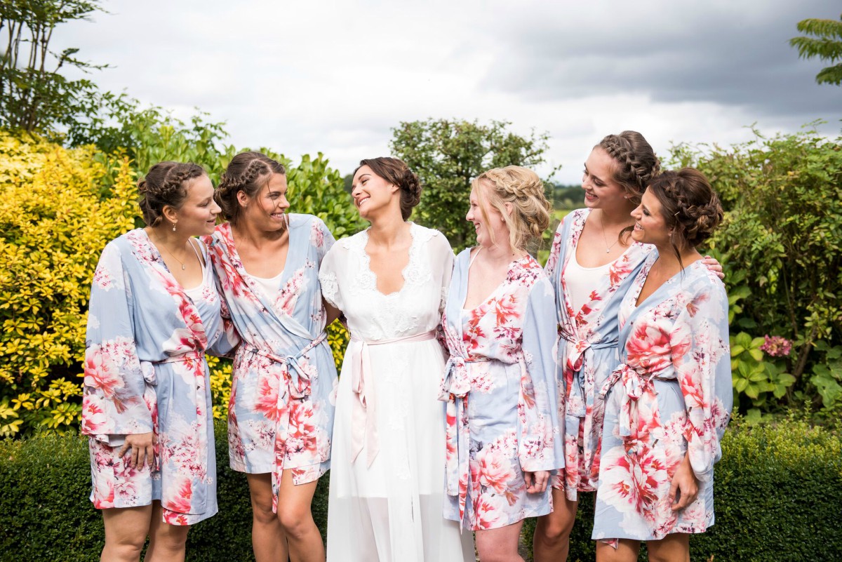 Jessica Grace Photography - Bride and bridesmaids